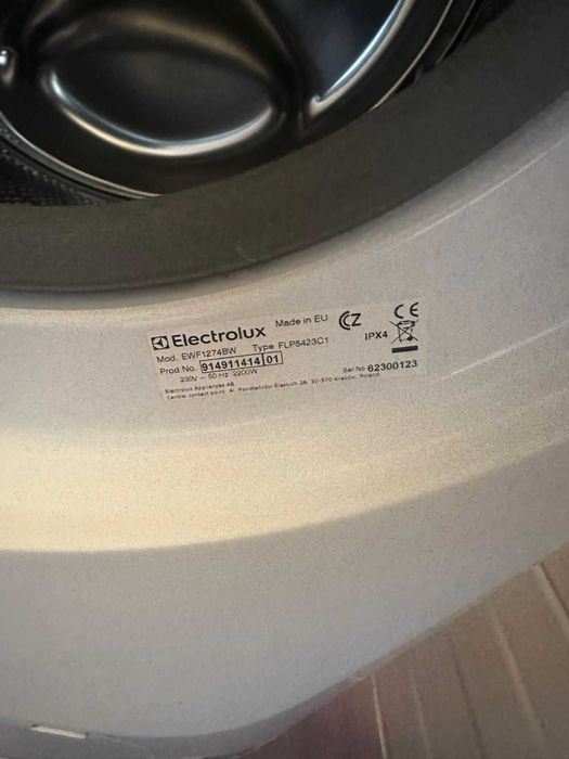 Masina de spalat rufe Electrolux EWF1274BW