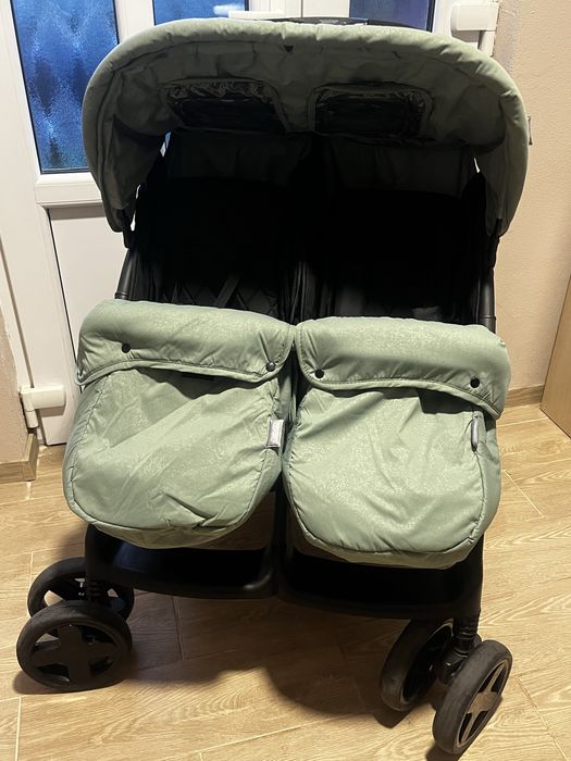Vand carucior pt gemeni