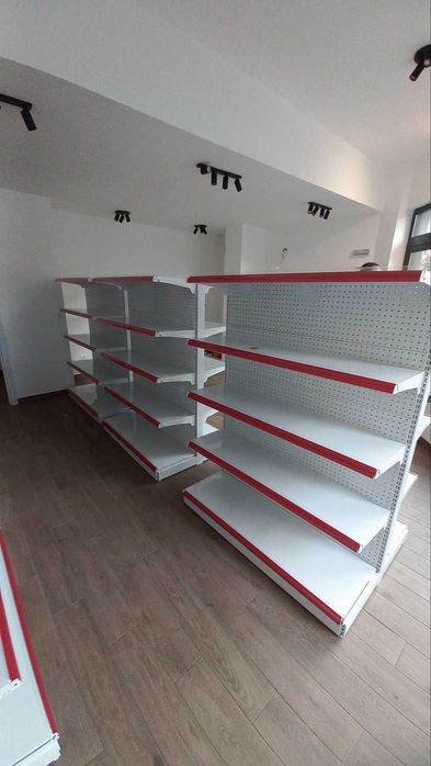 Почти нови търговски стелажи