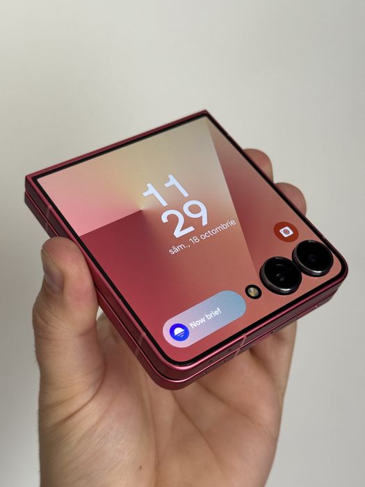 Samsung Galaxy Z Flip7, 12GB RAM, 256GB, 5G, Coralred Fullbox NOU