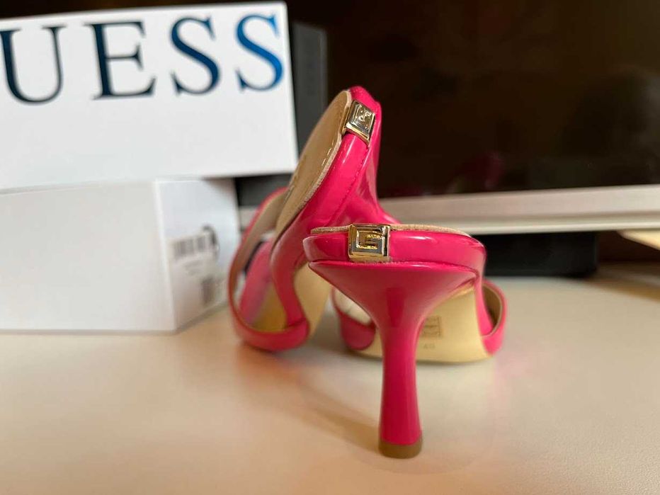 Страхотни дамски, летни чехли Guess, размер 37