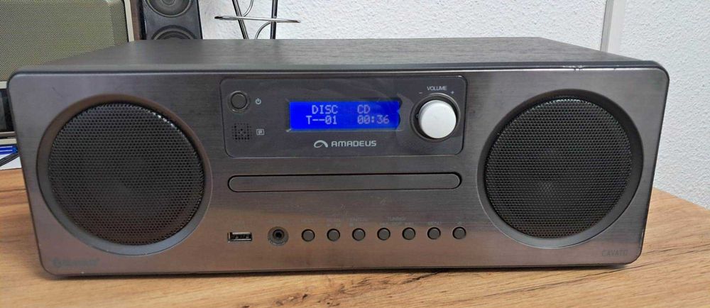 Microsistem AMADEUS CAVATO cu CD, USB, radio DAB+ FM și Bluetooth