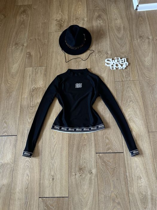 Разкошна много удобна рипсена блузка Miu Miu