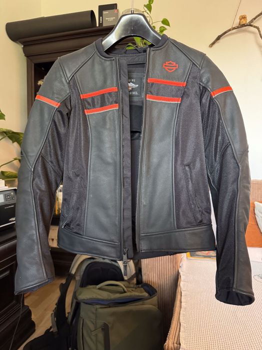 Vand geaca moto dama Harley Davidson noua Xs