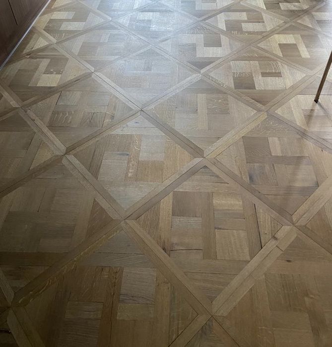 Vand parchet si panouri parchet Versailles