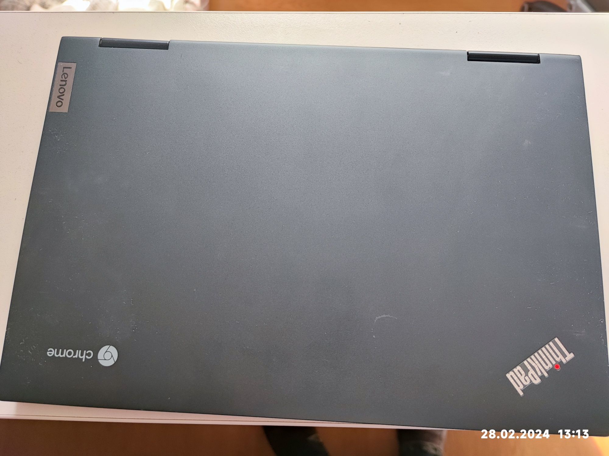 Продавам Chromebook Lenovo Thinkpad 13.7″ Touch Yoga C13 Ryzen 5 3500C