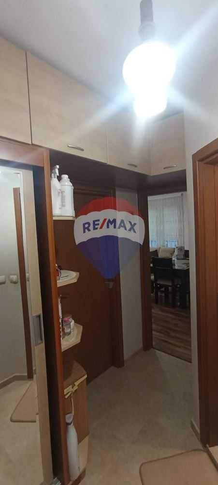 Продава се Двустаен апартамент в Варна, Левски - 68 кв.м за 2324 €/кв.м - Снимка #2