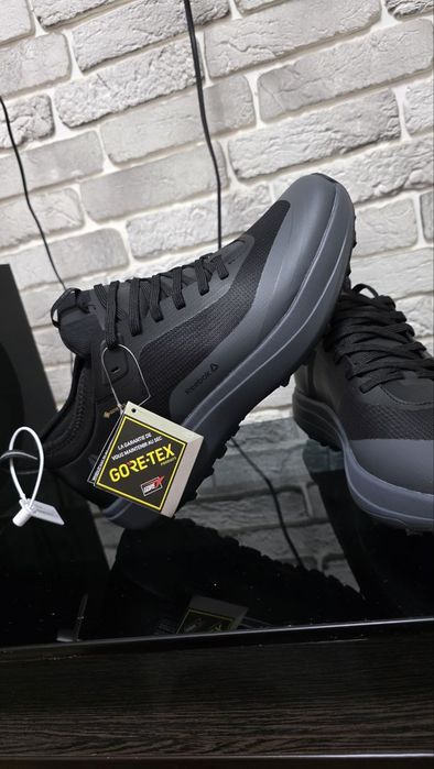 Оригинальные кроссы Reebok