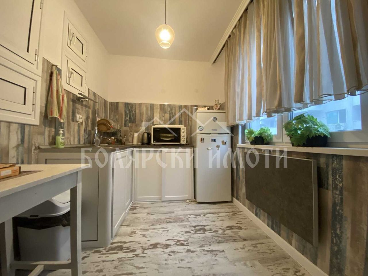 Продава се Тристаен апартамент в Велико Търново, Акация - 130 кв.м за 1116 €/кв.м - Снимка #2