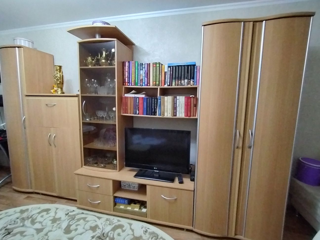 Стенка в гостиную