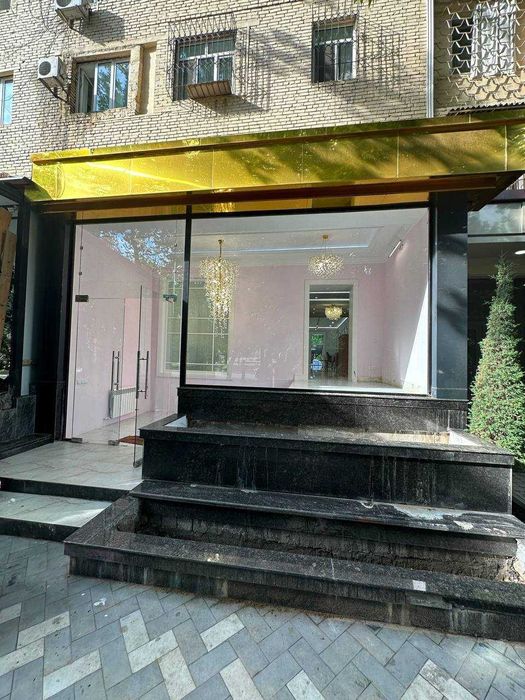 Ц-1
Ориентир: Divan, Black Star Burger
1 линия 
95 м² + 30 м² подвал