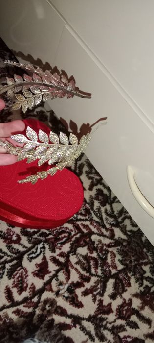 Kelinlar uchun diyademalar