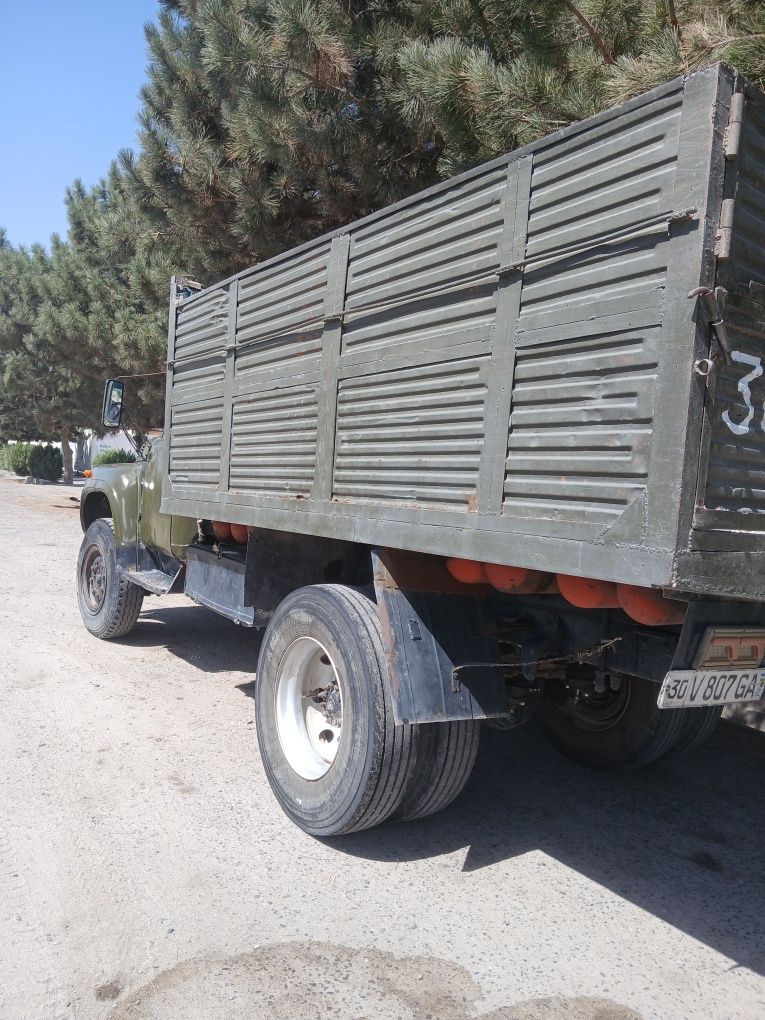 Bortovoy ZIL 130