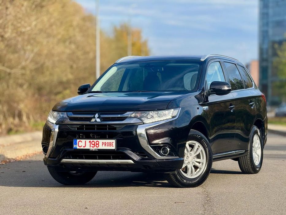 Mitsubishi Outlander GARANTIE 12 LUNI! Hibrid, Navi, Climatronic, Xenon, Camera