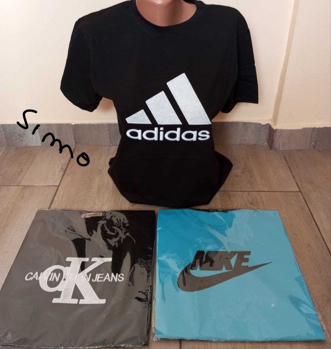 Tricouri barbati siglă cusută
Preț 140 set 3buc
Sau 55 lei bucata