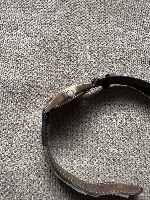 Продавам часовник ATLANTIC,