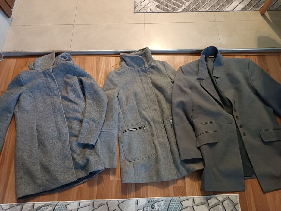 Едно сако и две палта ХС,С размер.