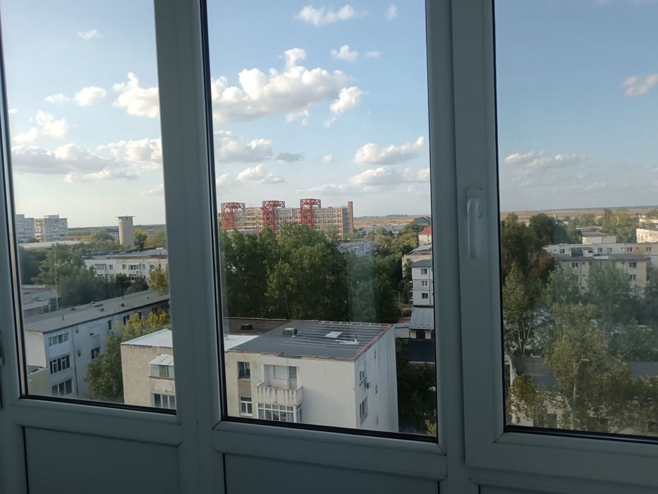 Închiriez ap 2 cam decomandat Et 8/10  preț 2000 lei