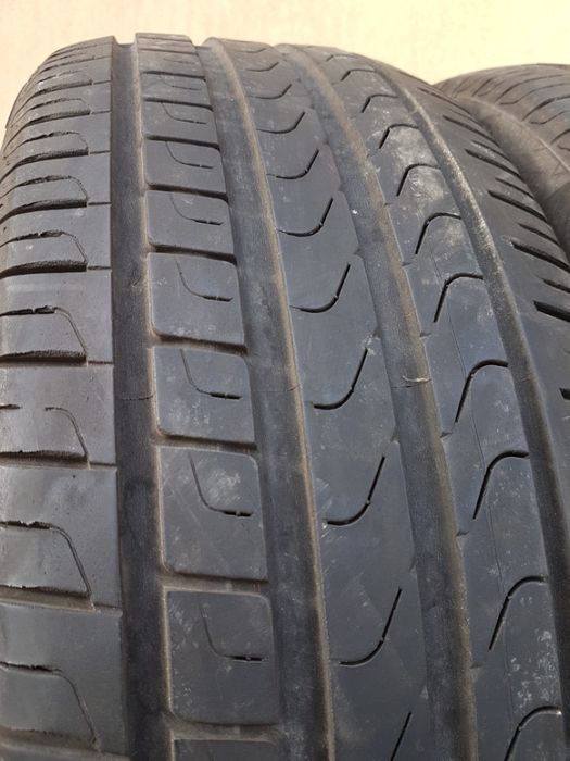 2 бр. летни гуми 235/55/17 Pirelli 6 mm DOT 3714