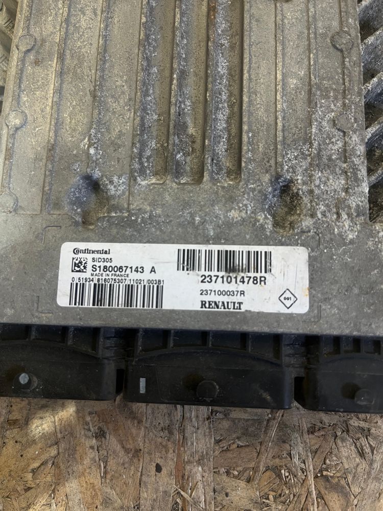 Calculator Motor/Ecu Renault Megane Scenic S180067143A