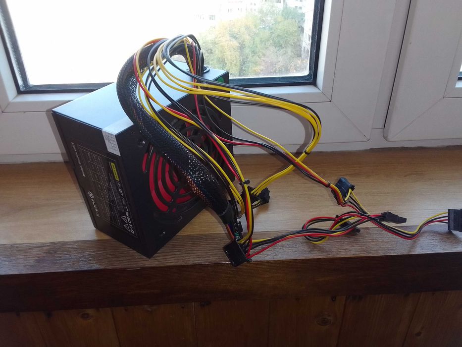 Блок питания ПК  X-game  Shadow 400W (почти новый)