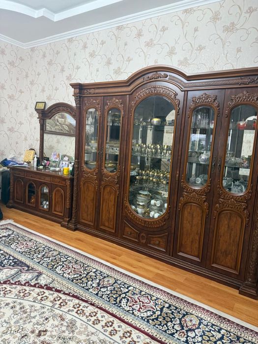 Срочно продам сервант