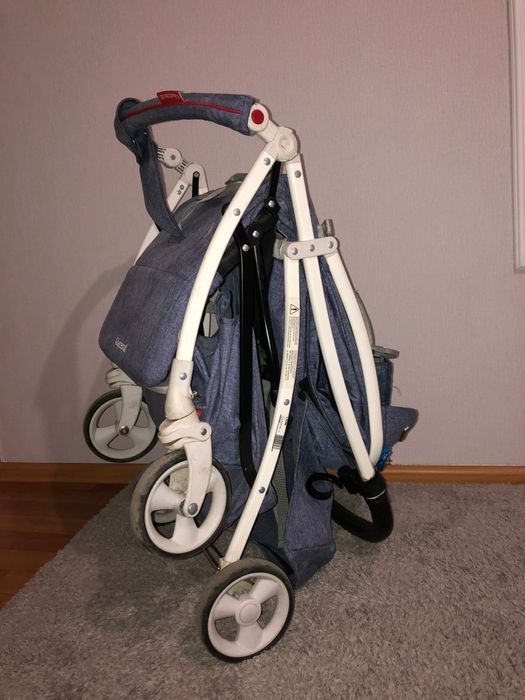 Коляска прогулочная Quatro Lion