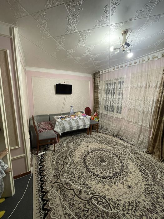 Chirchiq shahri katta bozor yonida 1xonali uy sotiladi