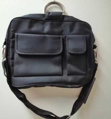 Бизнес чанта с отделение за лаптоп и допълнителни джобове