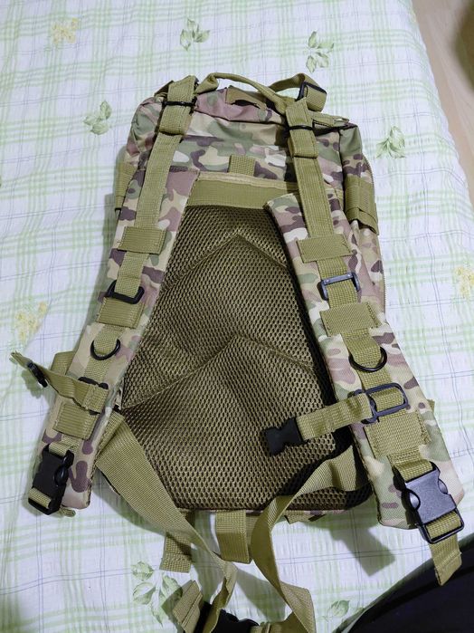 Продавам раница 30л.