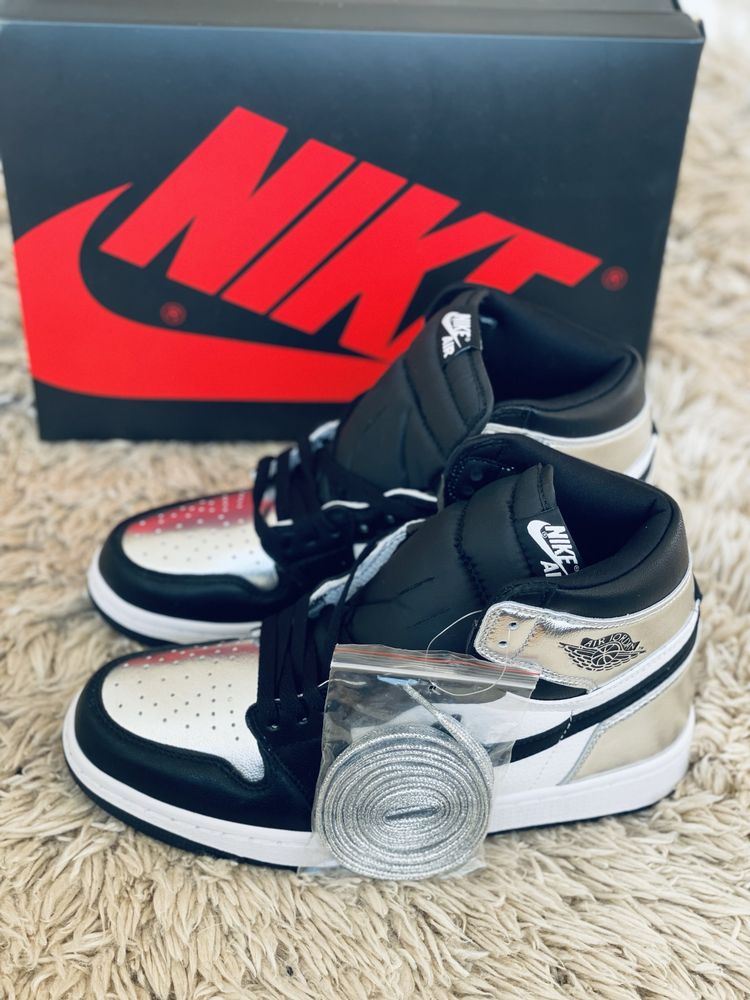 Air Jordan 1 Retro High Silver Toe Black Metallic