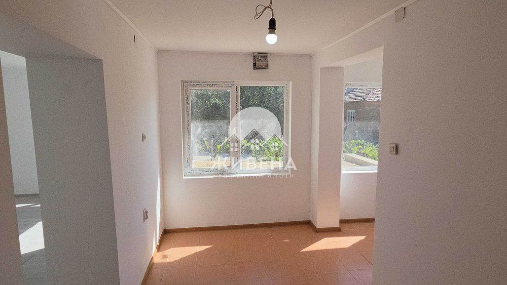 Продавам реновирана къща в с.Червенци, обл. Варна