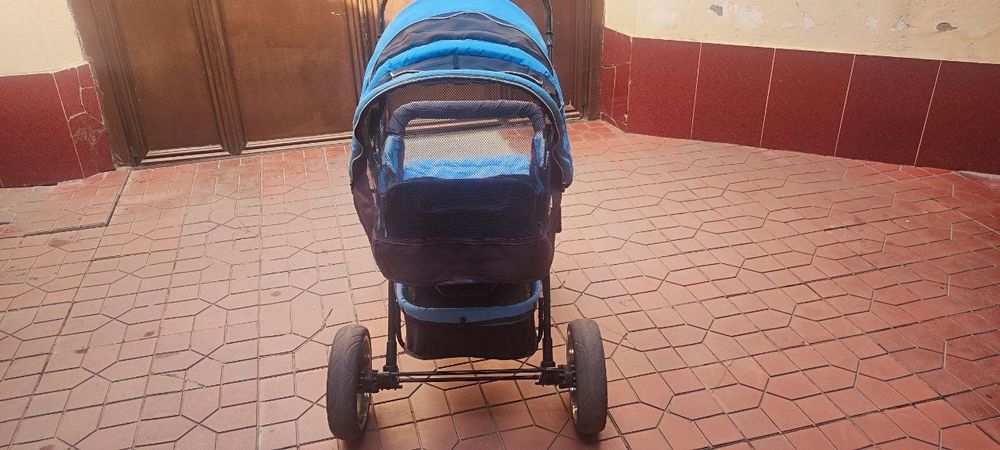 Продаю коляску в хорошем состояние