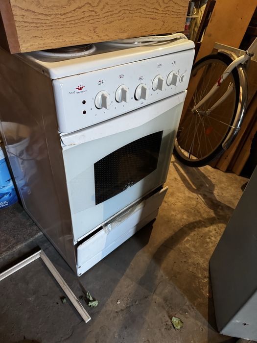 Продам плиту электрическую