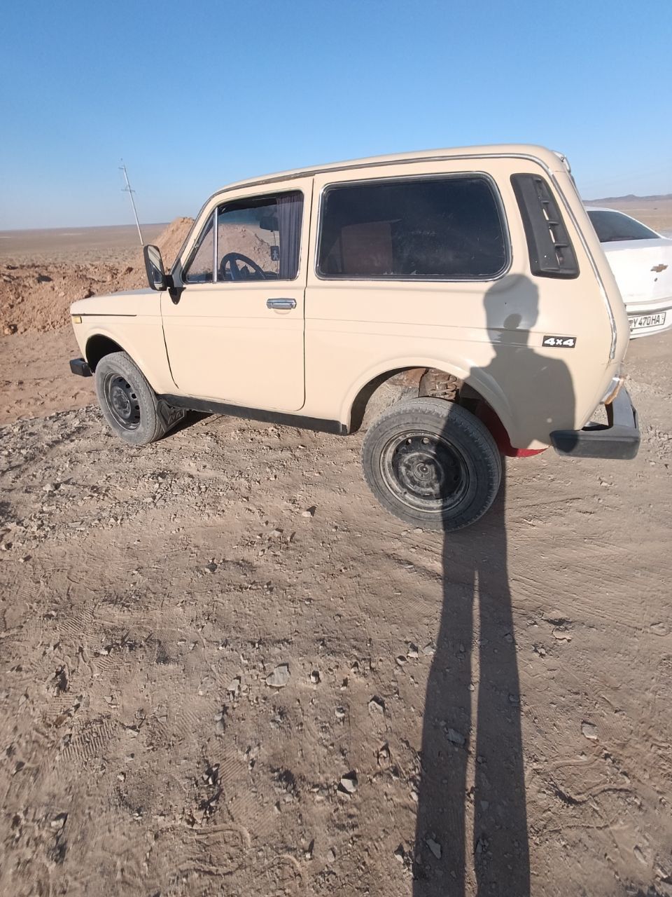 Niva 2121 Sotiladi