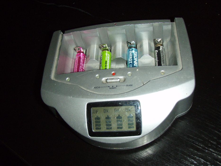 Incarcator acumulatori Ni-CD Ni-MH RAM Activ Energy MD11954