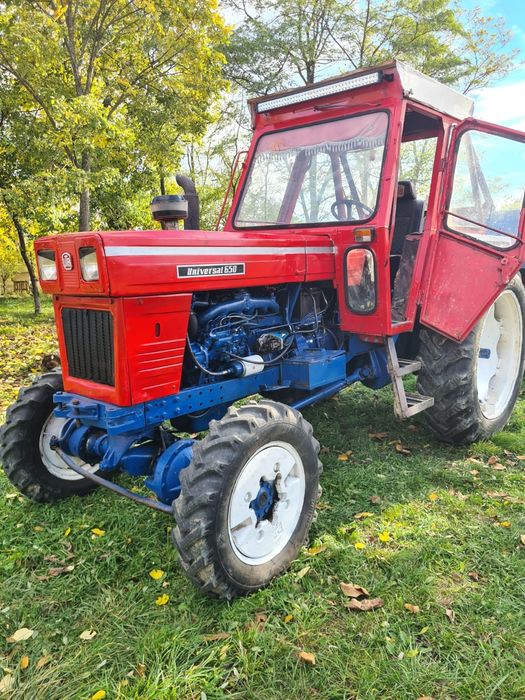 Universal 651 DT cu motor de saviem