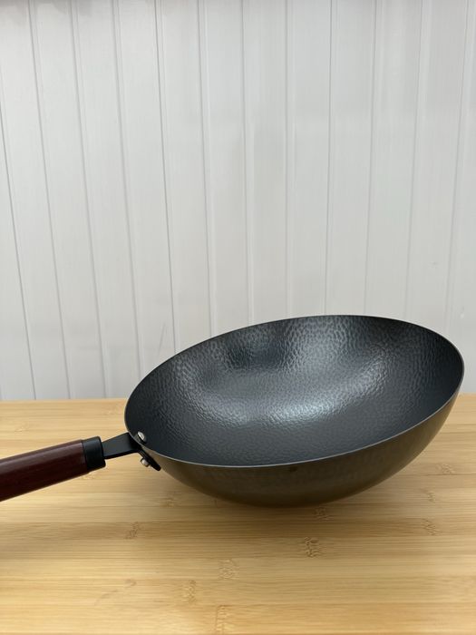 Чугунная сковорода вок (wok)