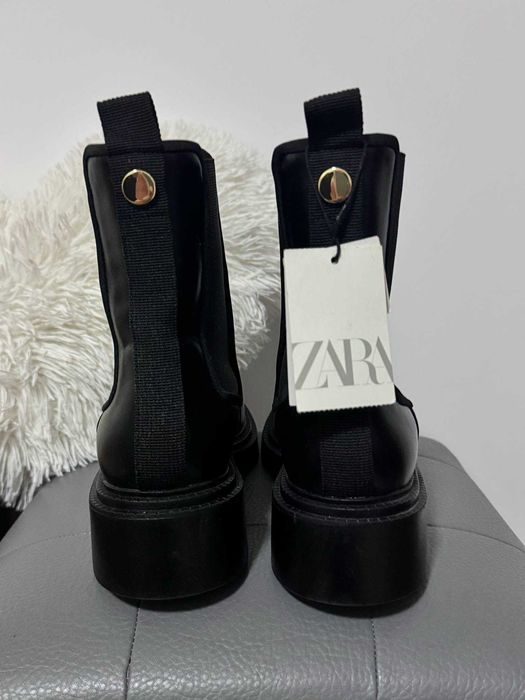 Черни боти на Zara