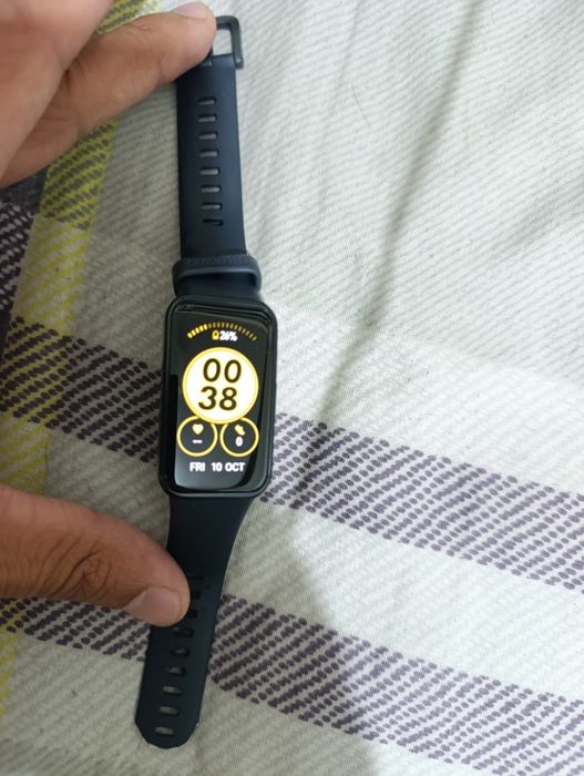 Huawei Band 8 sirochni sotiladi