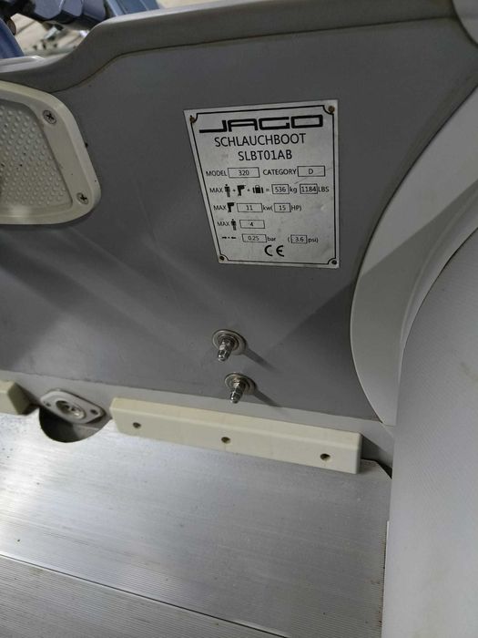 Barcă gonflabila cu motor