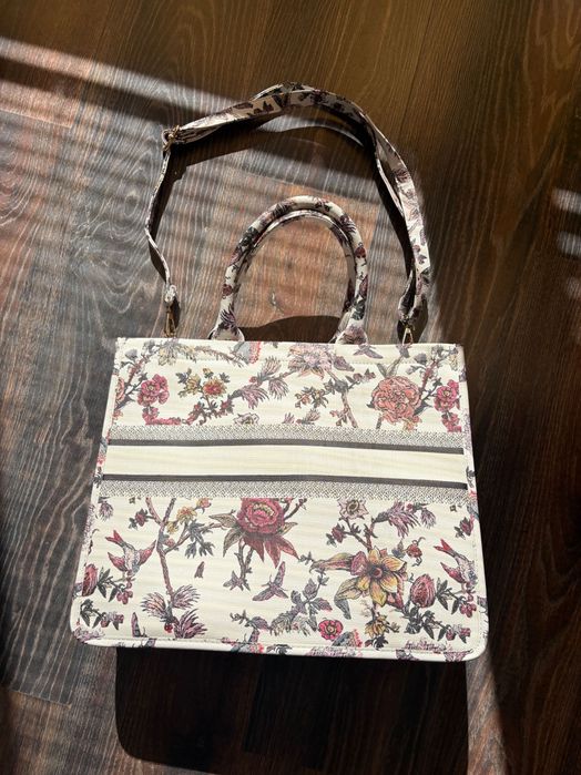 голяма дамска чанта