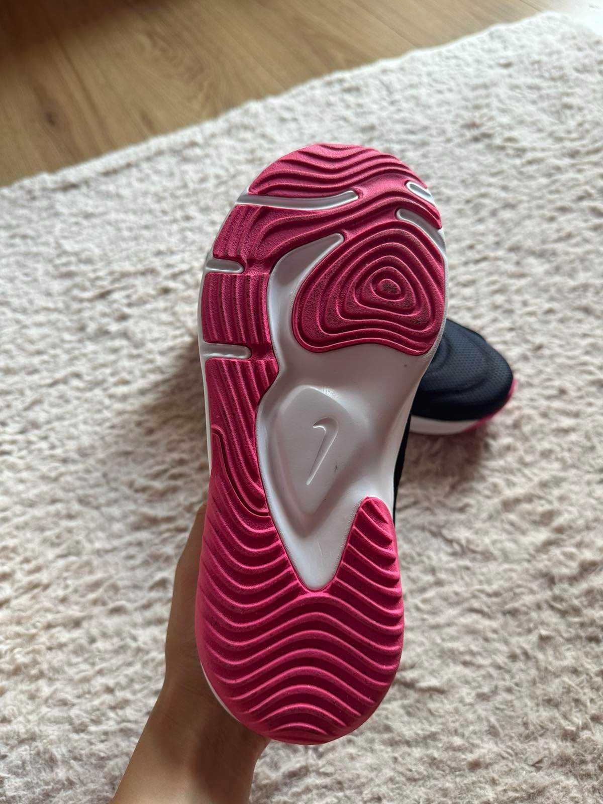 Дамски маратонки, Nike!