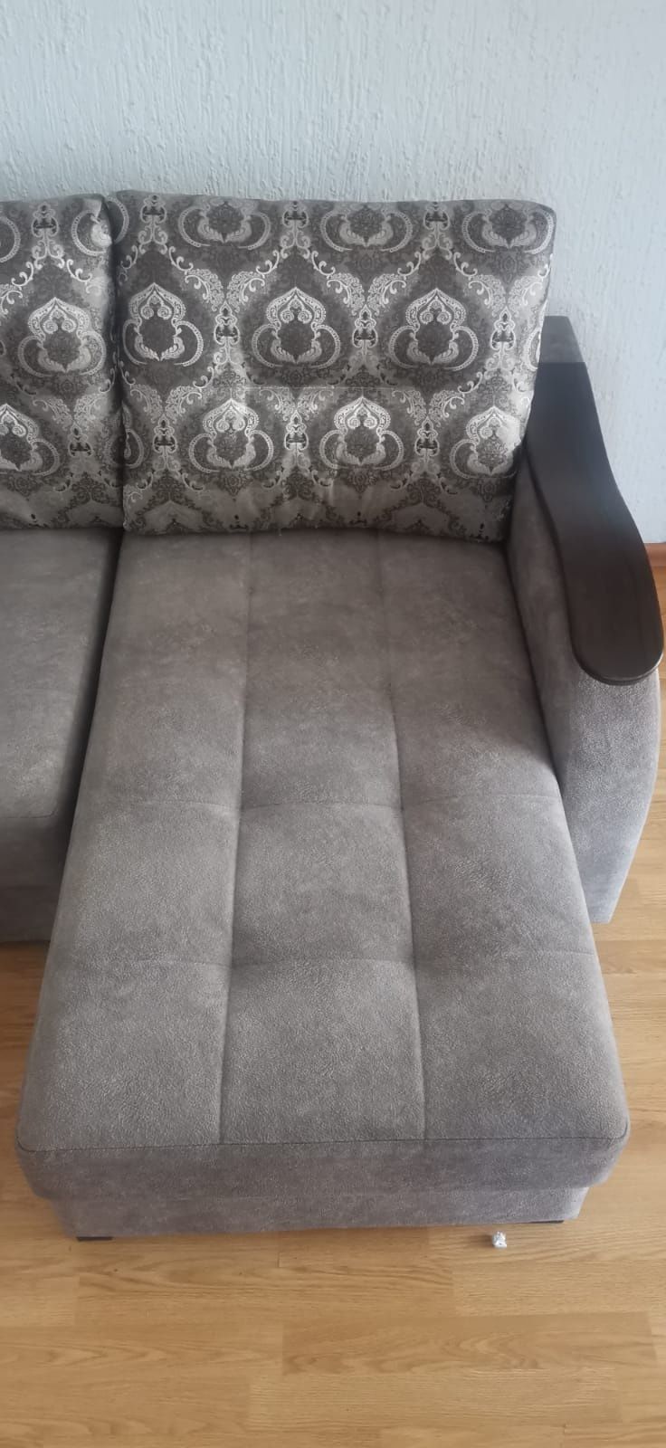 Продам диван+кресло! Торг уместен!