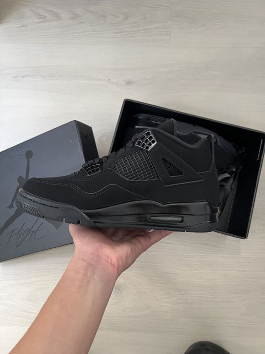 Jordan 4 Black Cat - 42