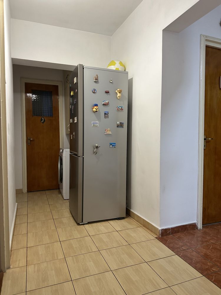 Vând apartament 3 camere decomandat