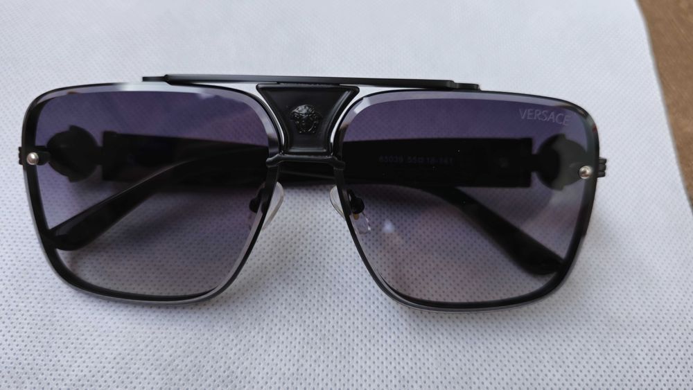 Ochelari de soare Versace rama neagra, lentila neagra