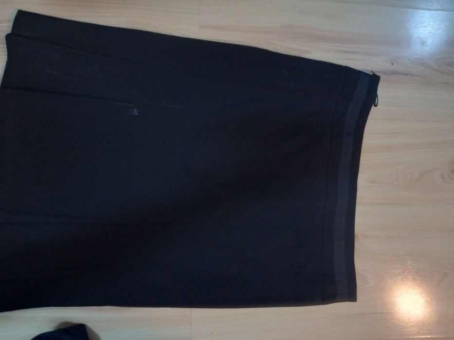 2 ii, Poșetă, fusta, bluza