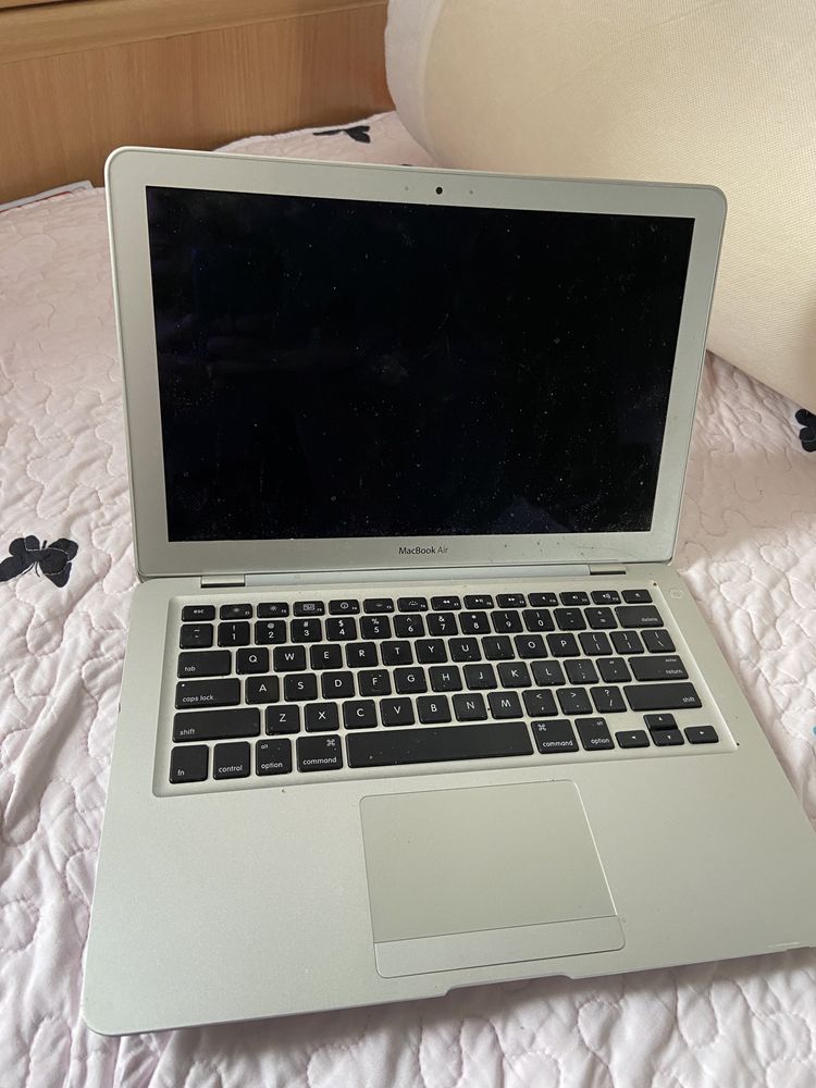 Macbook Air A1304 -carcasa