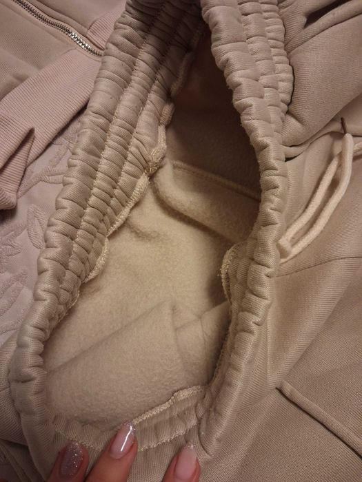 Дамски екип Хс/С размер в бежово ( цвят кайсия )